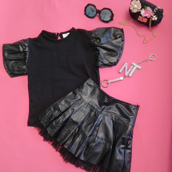 T-SHIRT AND SHORT SKIRT
