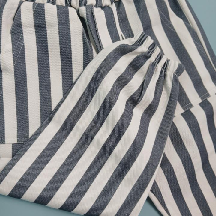 SET T-SHIRT AND PANTS